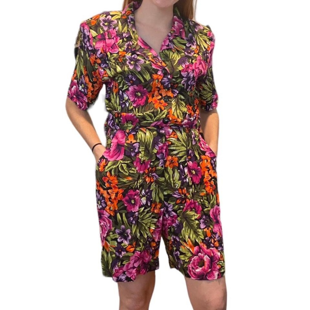 Nouveau Vintage 90s Floral Romper, Medium. Size 7/8. 100% Rayon.